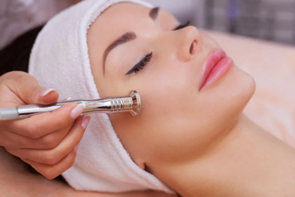 Microdermabrasion Benefits: A Guide by Dr. Sheenam
